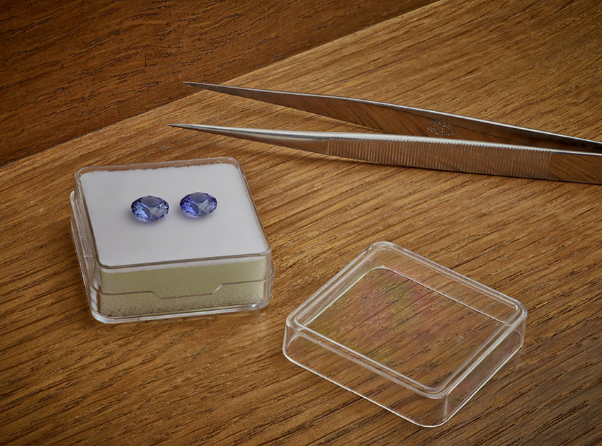 Batu Kelahiran Bulan Desember yang Ajaib – Pirus Tanzanite dan Zirkon